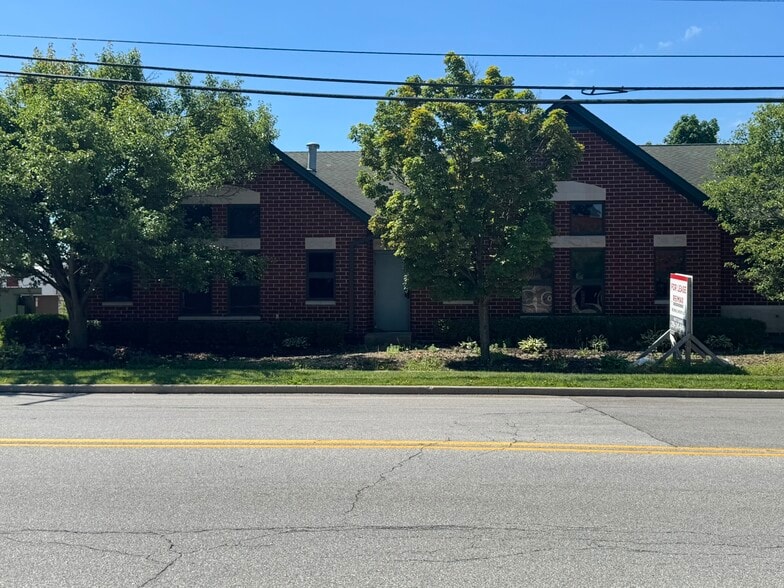 808 Lincolnway, Valparaiso, IN for lease - Building Photo - Image 2 of 12