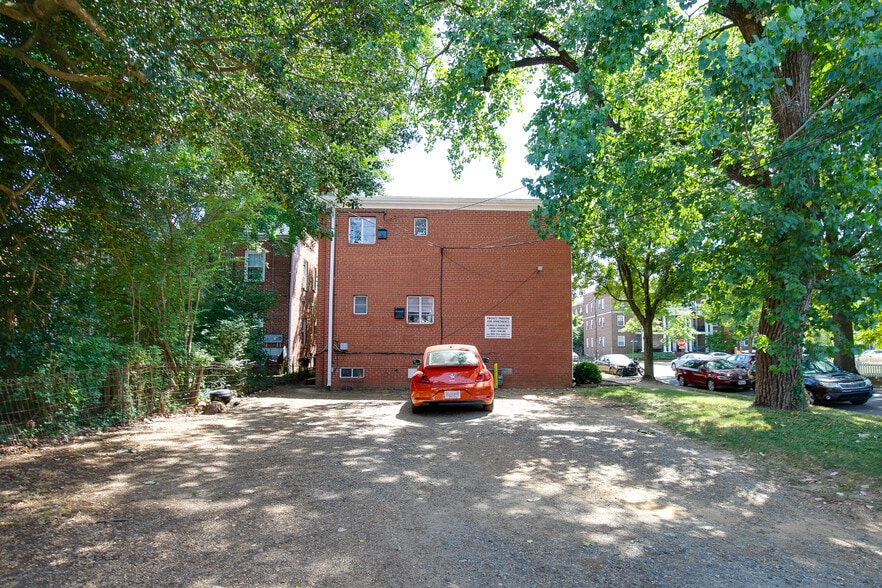 3230 W Grace St, Richmond, VA for sale - Building Photo - Image 3 of 17