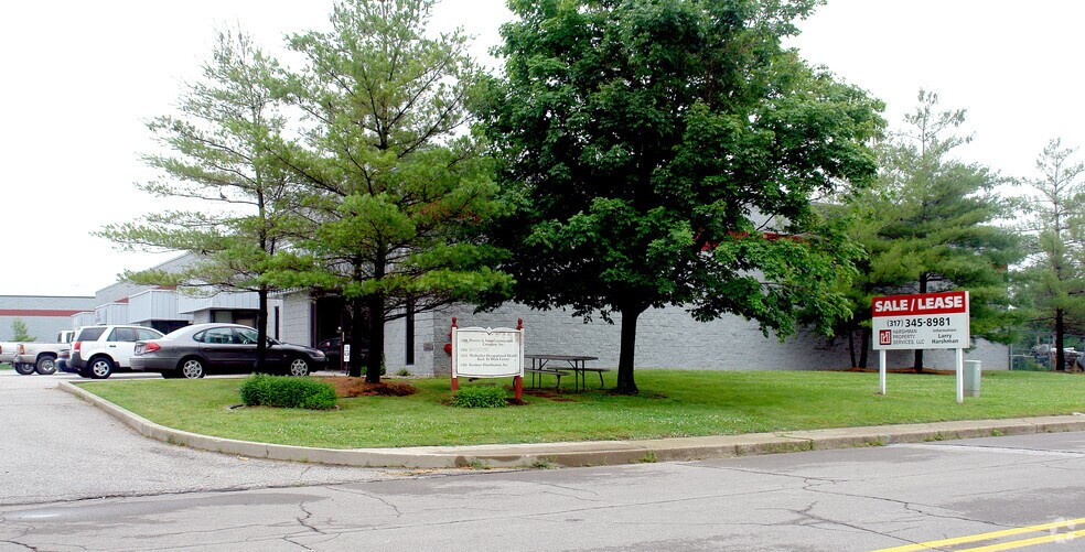 2502-2520 Roosevelt Ave, Indianapolis, IN à louer - Photo du bâtiment - Image 2 de 4