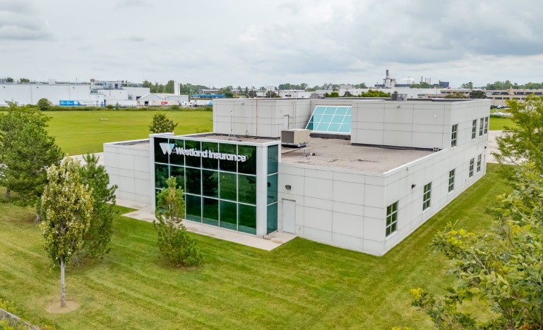 910 Wilton Grove Rd, London, ON à vendre - Photo du bâtiment - Image 3 de 3