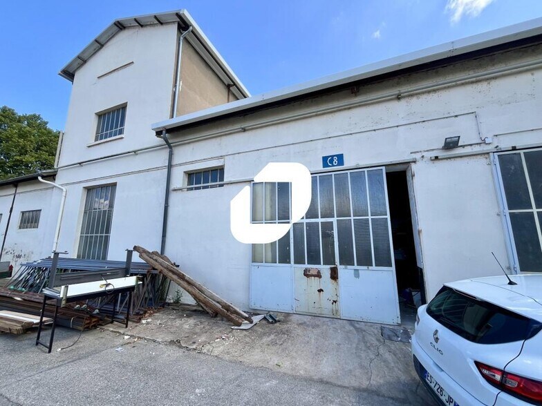 Flex in Neuville-sur-Saône for lease - Building Photo - Image 2 of 12