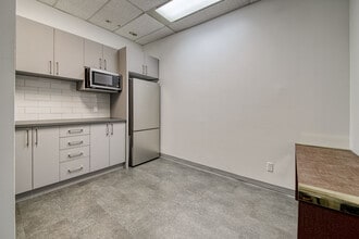9999 Boul Cavendish, Montréal, QC for lease Interior Photo- Image 1 of 1