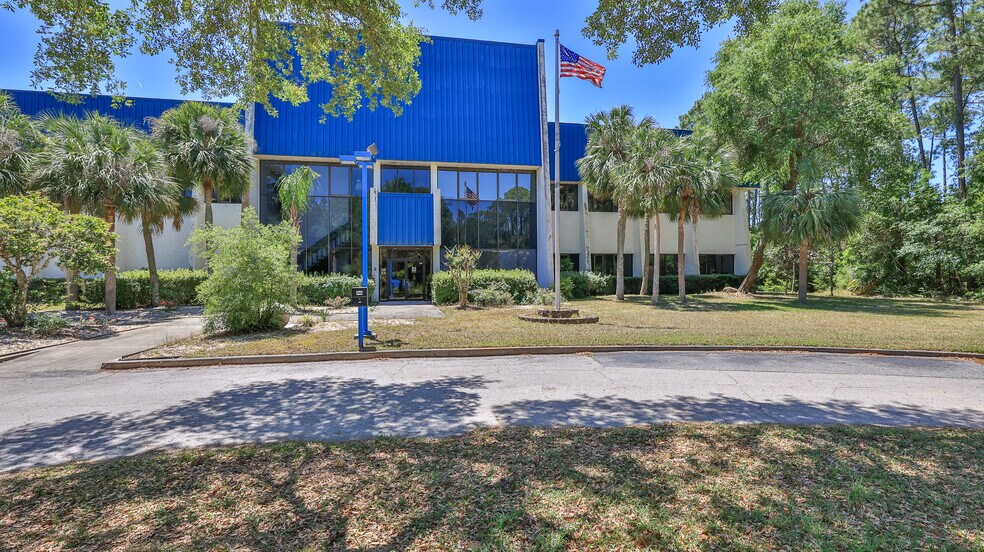 2 Commerce Blvd, Palm Coast, FL à louer - Photo du bâtiment - Image 1 de 39