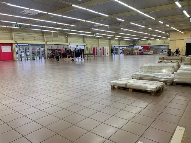 Retail in Chenôve for lease - Interior Photo - Image 2 of 7