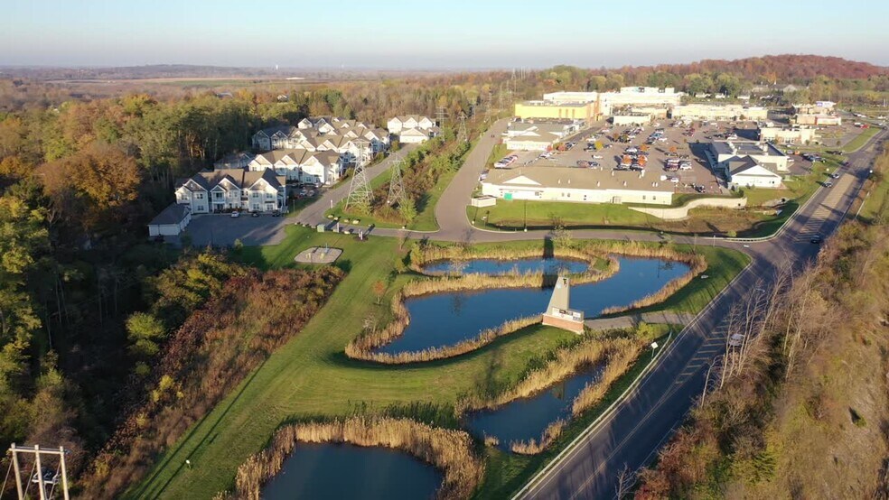 120 Township Blvd, Camillus, NY à louer - Vidéo sur l’inscription commerciale - Image 3 de 15