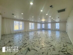 400 S Carroll Blvd, Denton, TX à louer Photo du bâtiment- Image 2 de 5