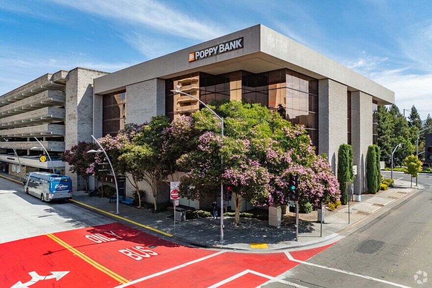 100 B St, Santa Rosa, CA à vendre - Photo du bâtiment - Image 3 de 16