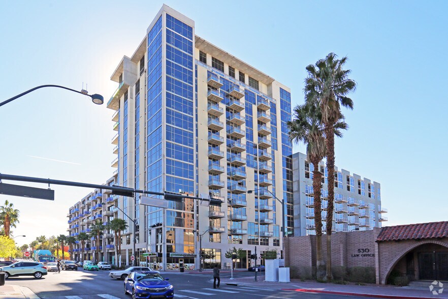 353 E Bonneville Ave, Las Vegas, NV à louer - Photo du bâtiment - Image 2 de 27