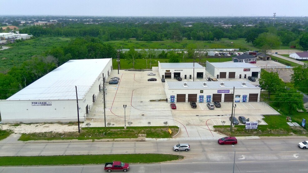 16230 W Bellfort St, Sugar Land, TX à louer - Photo du bâtiment - Image 3 de 32