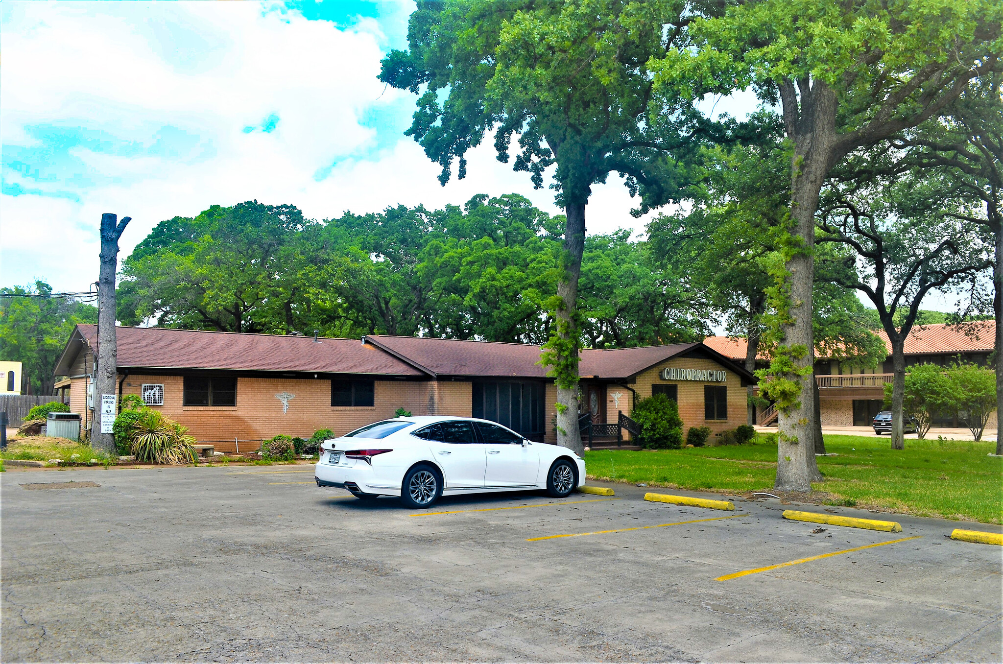 1419 W Arkansas Ln, Arlington, TX for lease Building Photo- Image 1 of 11