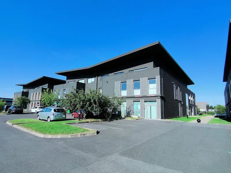 3 Rue Charles Cordier, Ferrières-en-Brie for lease Primary Photo- Image 1 of 13