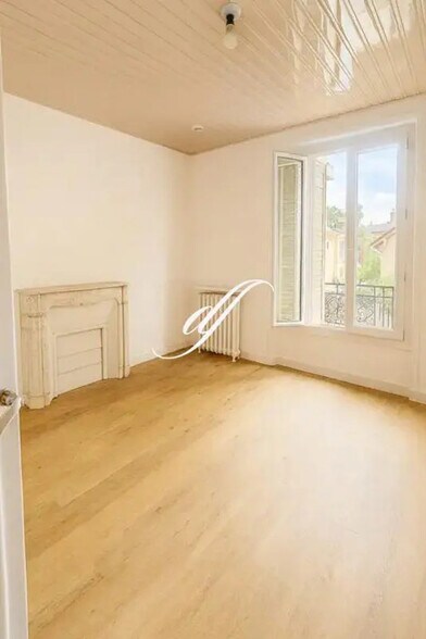 Office in Colombes for lease - Interior Photo - Image 1 of 2