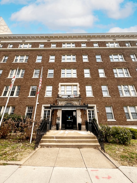 2807 Connecticut Ave NW, Washington, DC à vendre - Photo du bâtiment - Image 3 de 18