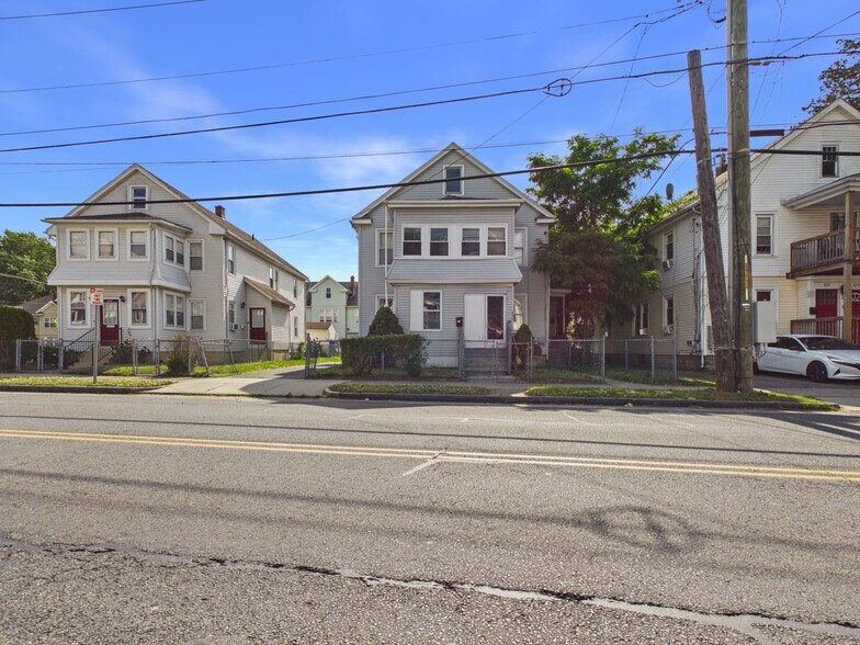 21 Draper St, Springfield, MA à vendre - Photo du bâtiment - Image 3 de 12