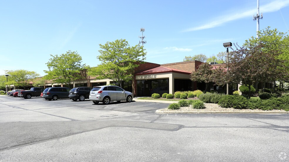 9885 Rockside Rd, Valley View, OH for lease - Primary Photo - Image 1 of 7