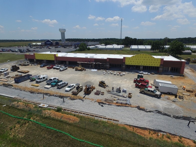 903 E US Highway 60, Monett, MO à louer - Photo du bâtiment - Image 3 de 27