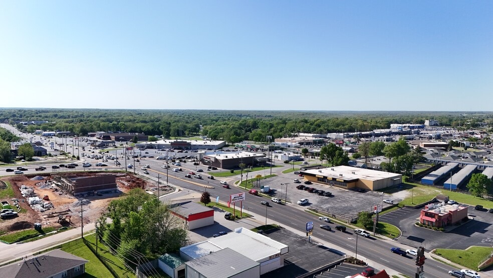 1430 W Kearney St, Springfield, MO for sale - Building Photo - Image 3 of 7