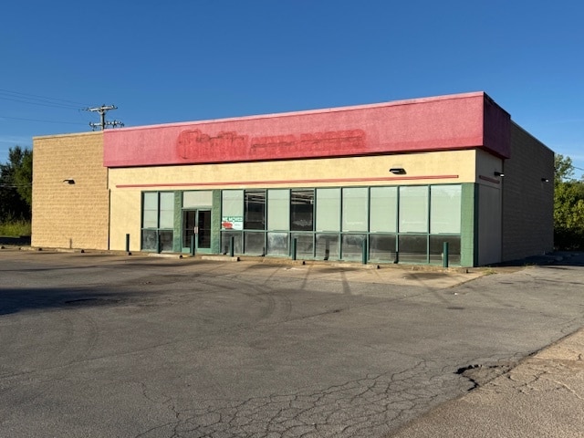 200 Florence Rd, Savannah, TN for sale - Building Photo - Image 1 of 3