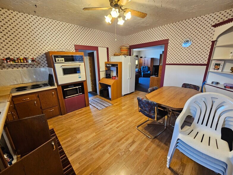 1828 Junction Ave, Sturgis, SD à vendre - Photo du bâtiment - Image 2 de 18