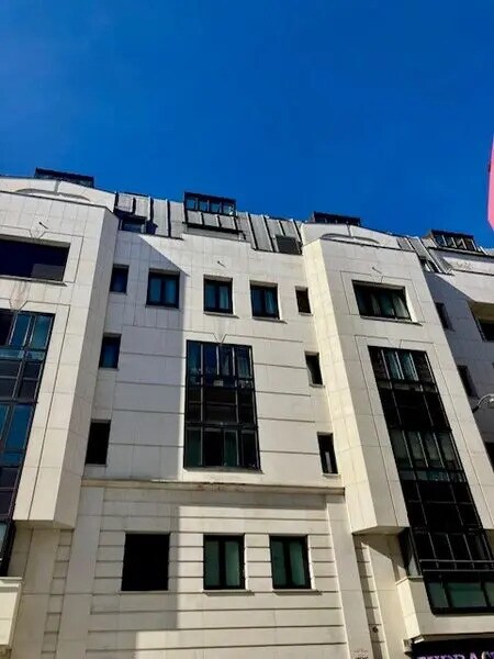 Office in Paris for sale Building Photo- Image 1 of 2