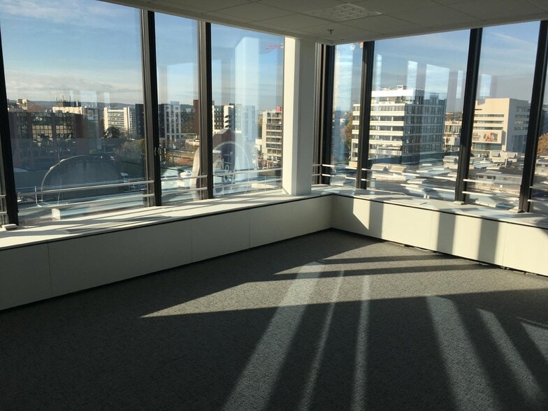 Office in Cergy for lease - Interior Photo - Image 1 of 12