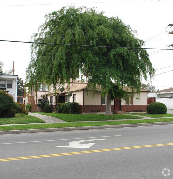 12036 Magnolia Blvd, Valley Village, CA à vendre - Photo du bâtiment - Image 1 de 18