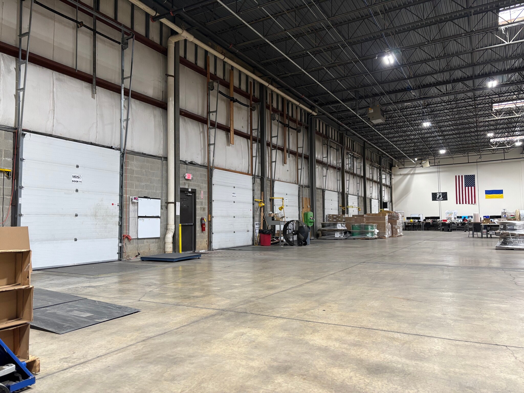 7566 Morris Ct, Allentown, PA à louer Photo intérieure- Image 1 de 2