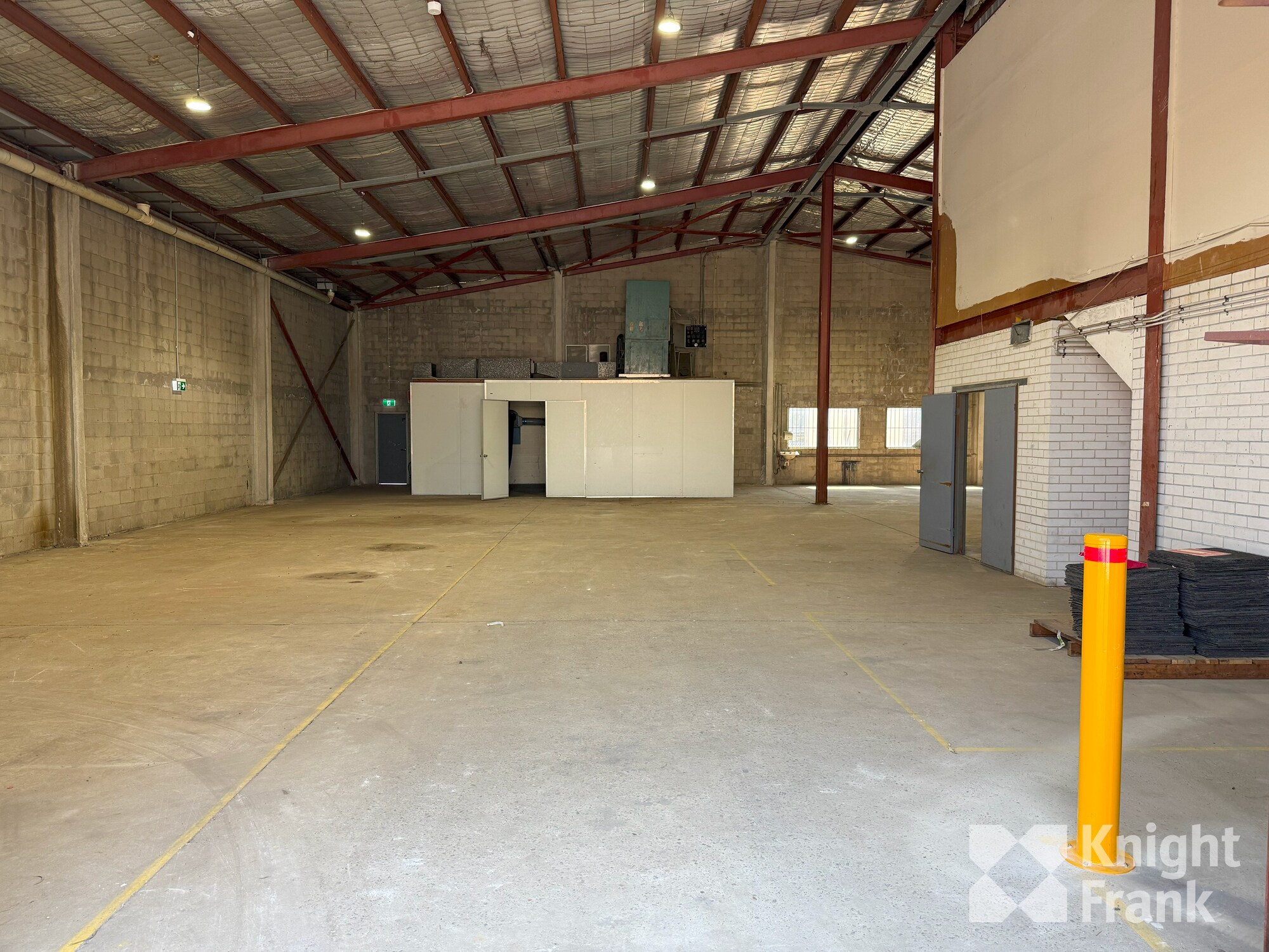 1-7 Rose Cres, Regents Park for lease Interior Photo- Image 1 of 10
