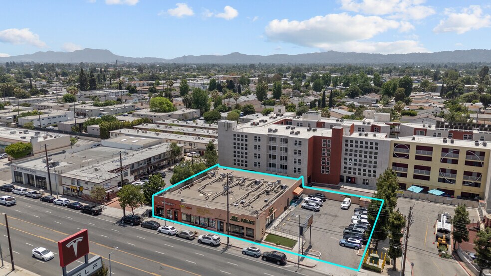 13020-13026 Sherman Way, North Hollywood, CA à vendre - Photo du bâtiment - Image 3 de 6