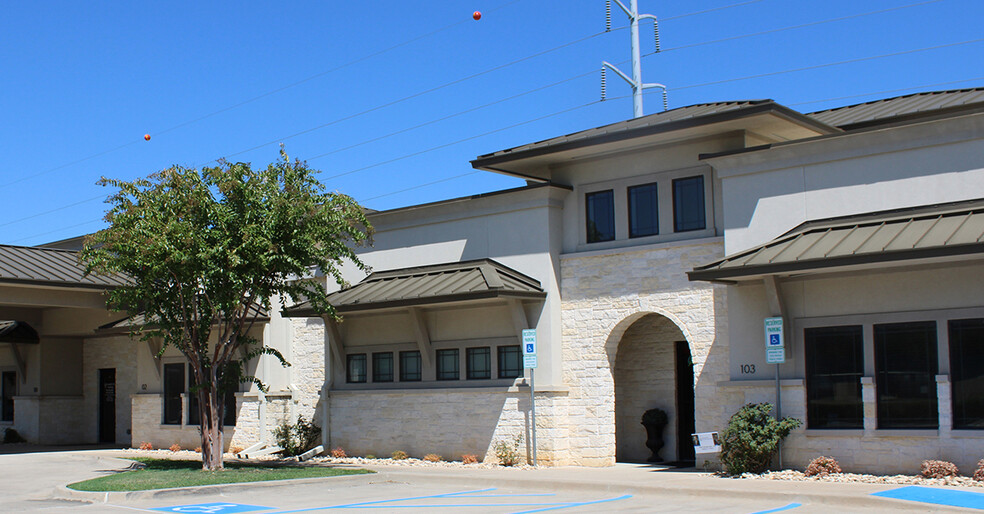 3324 Colorado Blvd, Denton, TX for lease - Building Photo - Image 1 of 8