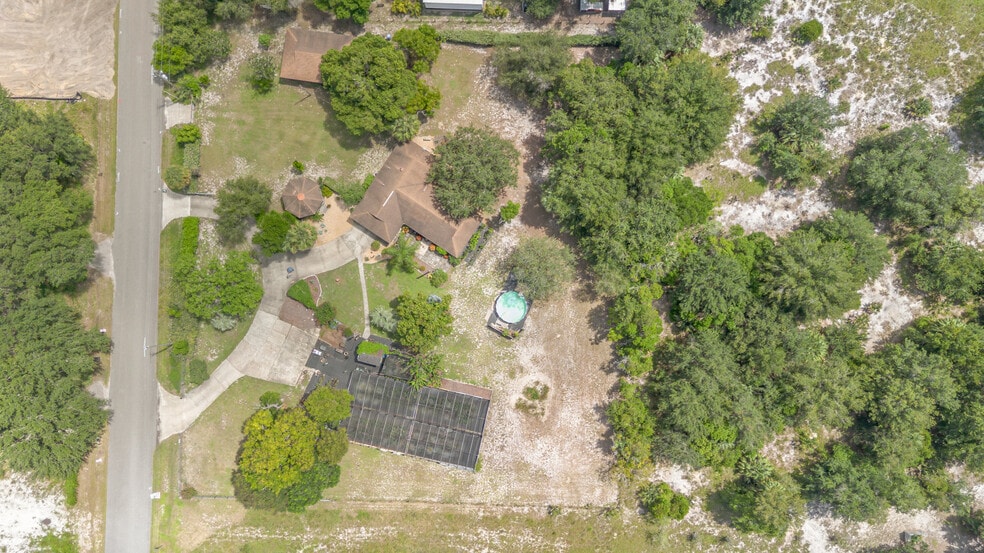 155 11th Ave, Osteen, FL à vendre - Photo du bâtiment - Image 3 de 40