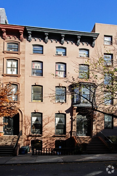 15 Pierrepont St, Brooklyn, NY for lease - Primary Photo - Image 1 of 7