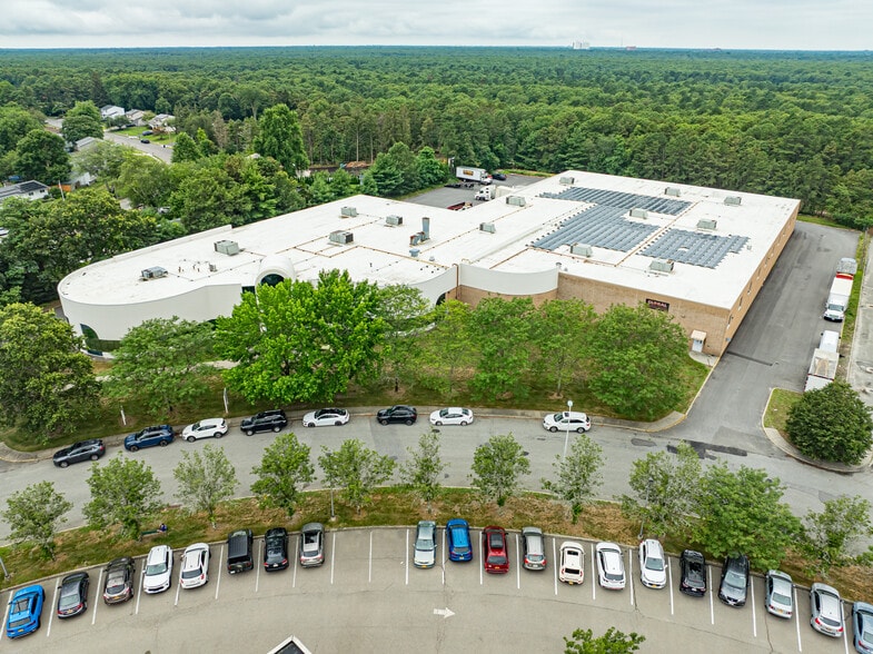 30 Crossways E, Bohemia, NY for lease - Building Photo - Image 3 of 37