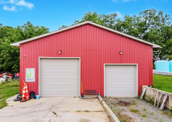 10601 Bennett Dr, Morrice, MI à vendre - Photo du bâtiment - Image 2 de 18