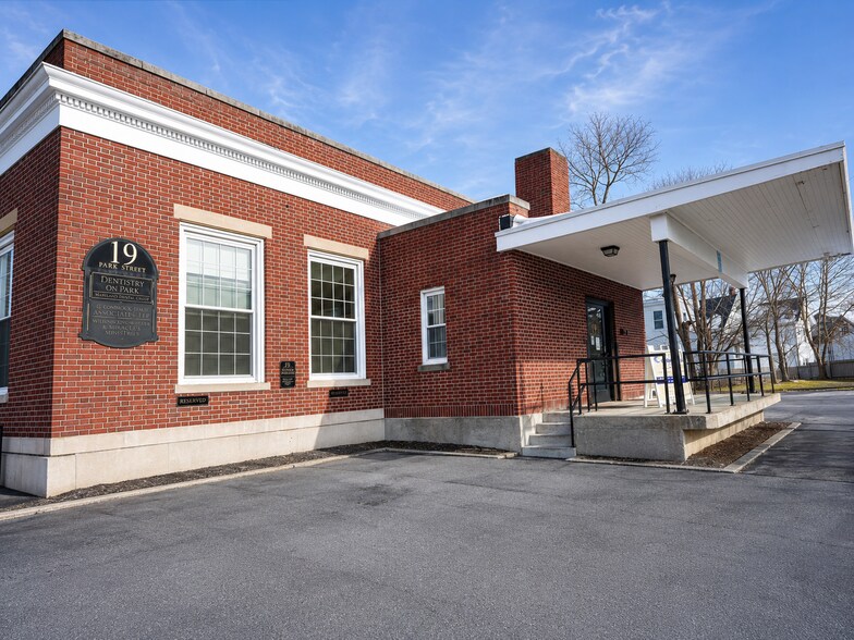 19-23 Park St, Stoughton, MA à louer - Photo du bâtiment - Image 2 de 23