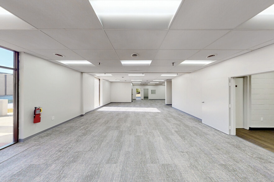 5675 Bucknell Dr SW, Atlanta, GA à louer - Photo du bâtiment - Image 3 de 17