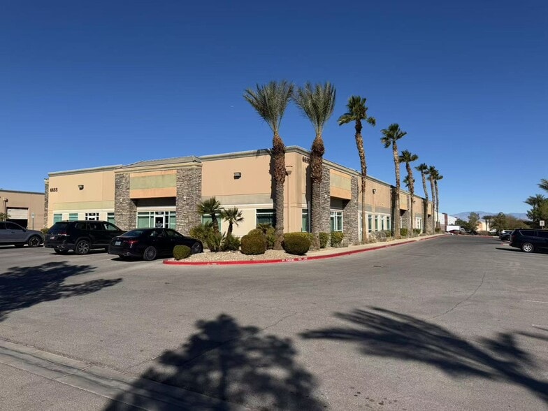 6635 S Tenaya Way, Las Vegas, NV for lease - Building Photo - Image 2 of 5