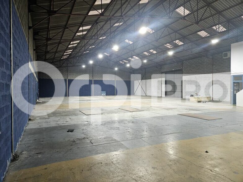 Flex in Bègles for lease - Interior Photo - Image 3 of 6