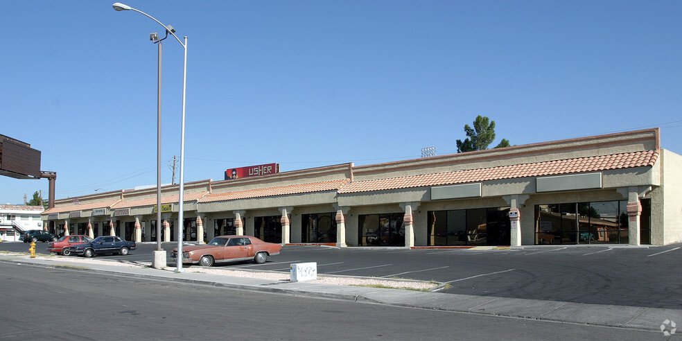 700 E Naples Dr, Las Vegas, NV for lease - Building Photo - Image 2 of 12