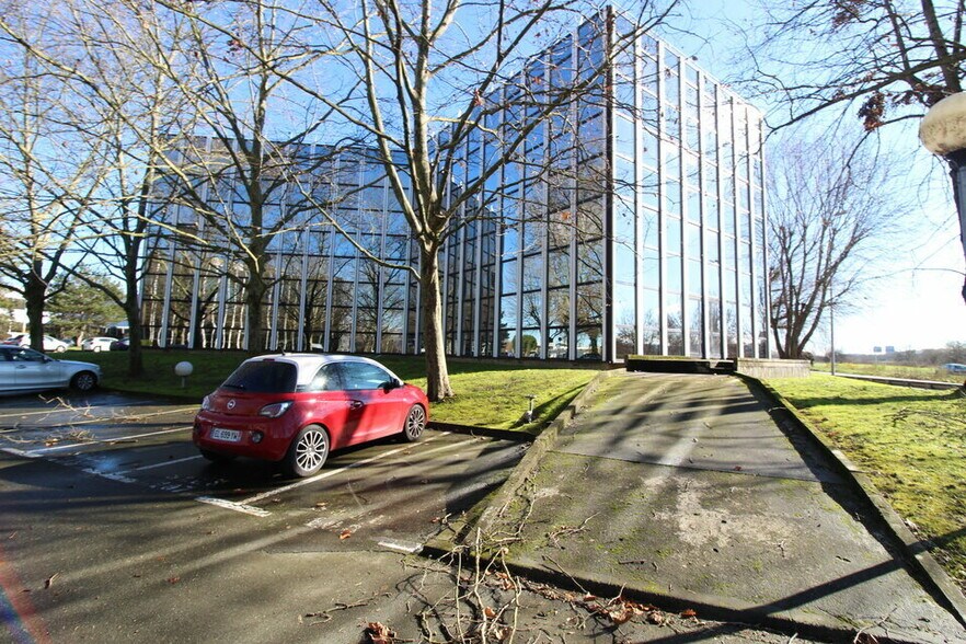 232 Rue De La Découverte, Labège à louer - Photo du bâtiment - Image 3 de 7
