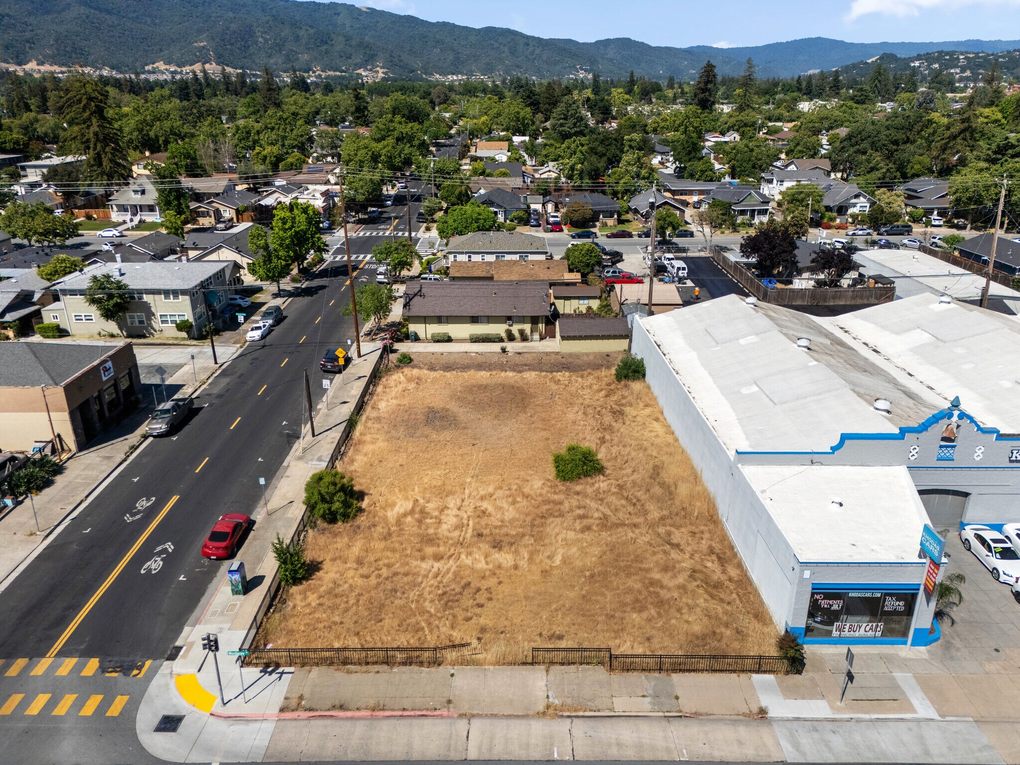 7711 Monterey St, Gilroy, CA à vendre Photo du bâtiment- Image 1 de 9