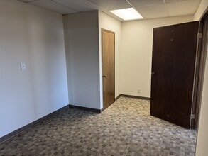 1122 Western St, Fairfield, CA for lease Interior Photo- Image 1 of 5