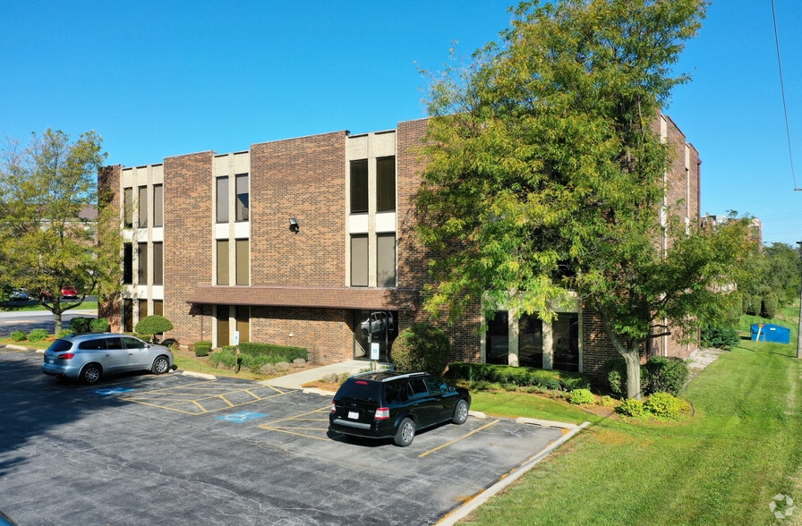 7800 W College Dr, Palos Heights, IL for lease - Primary Photo - Image 1 of 24