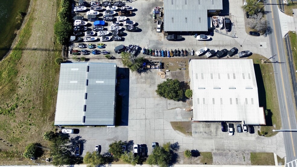 499 Douglas Rd E, Oldsmar, FL à vendre - Photo du bâtiment - Image 2 de 2