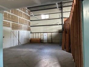 73-5576 Kauhola St, Kailua Kona, HI for lease Interior Photo- Image 2 of 3