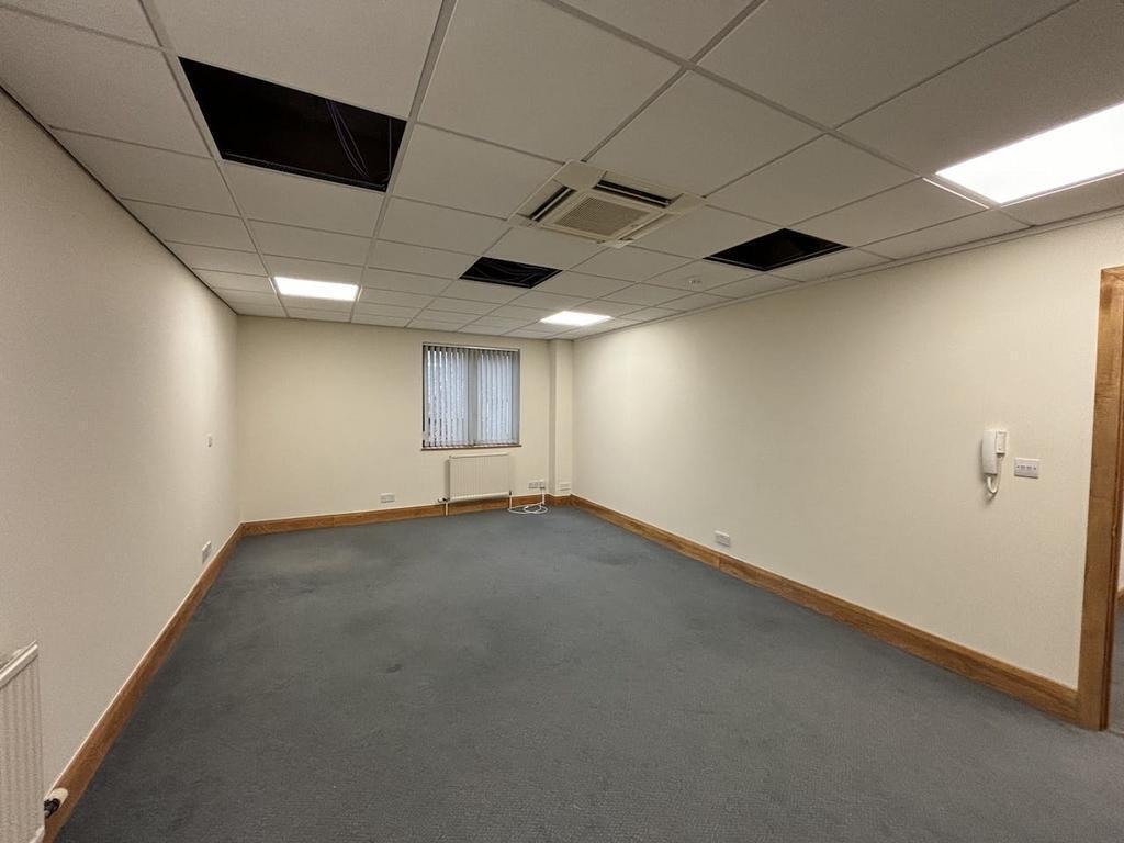 College St, Gloucester for lease Interior Photo- Image 1 of 5