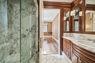 3448 Rue Stanley, Montréal, QC for sale Interior Photo- Image 1 of 7