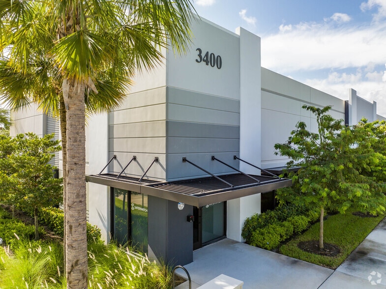 3420 NW 27th Ave, Pompano Beach, FL for lease - Building Photo - Image 2 of 14