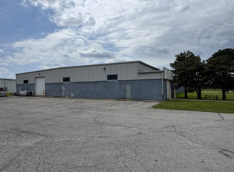 3619 S Arlington Ave, Indianapolis, IN à louer - Photo du bâtiment - Image 2 de 7