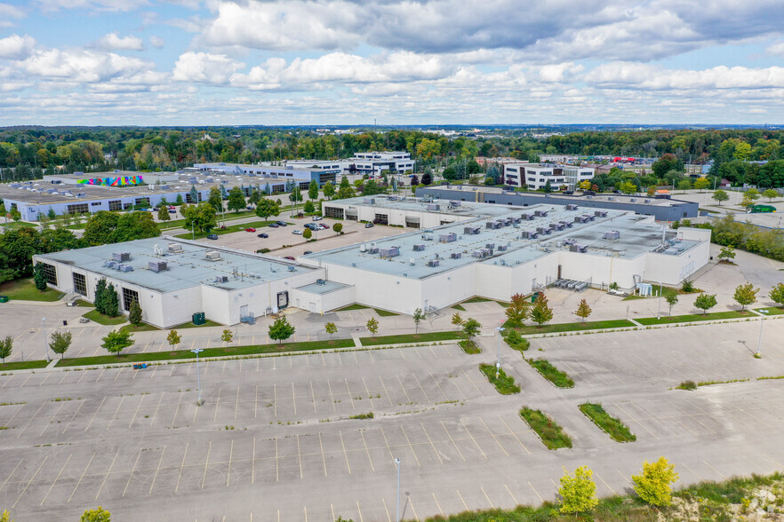 440 Phillip St, Waterloo, ON à louer - Photo du bâtiment - Image 3 de 4